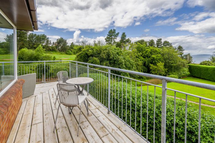 GLENLEA, 61 Bryansglen Park