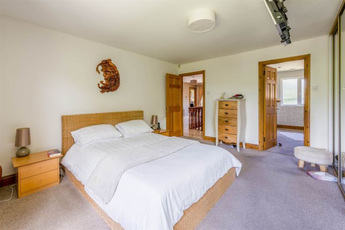 GLENLEA, 61 Bryansglen Park