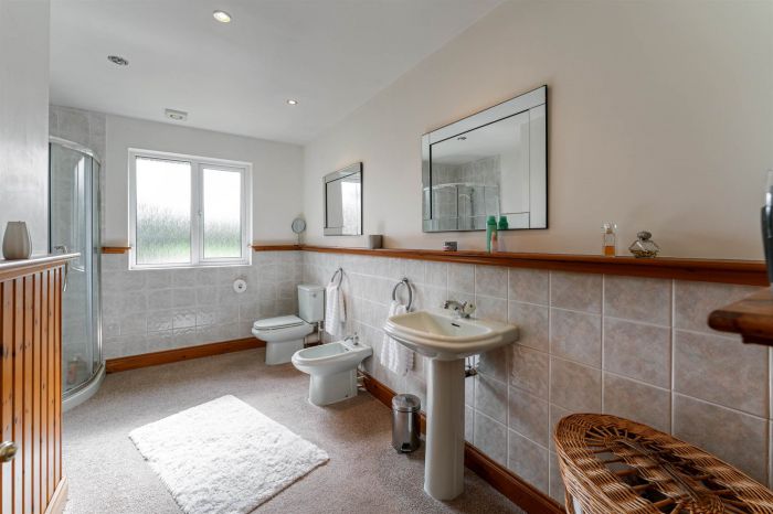 GLENLEA, 61 Bryansglen Park