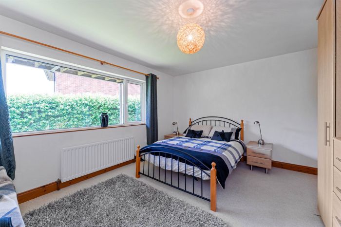 GLENLEA, 61 Bryansglen Park