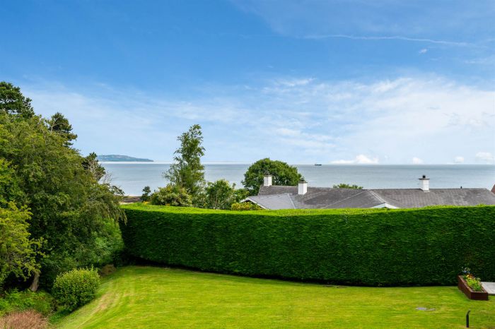 GLENLEA, 61 Bryansglen Park