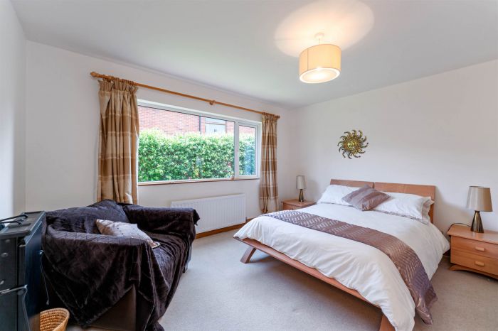 GLENLEA, 61 Bryansglen Park