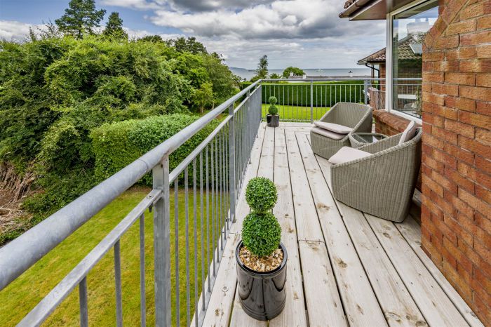 GLENLEA, 61 Bryansglen Park