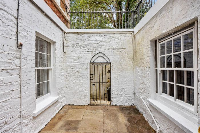 Millbank House, 33 Victoria Road