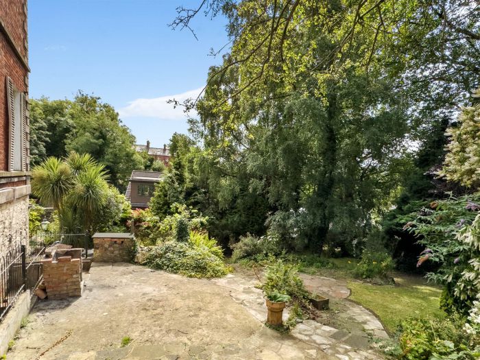 Millbank House, 33 Victoria Road