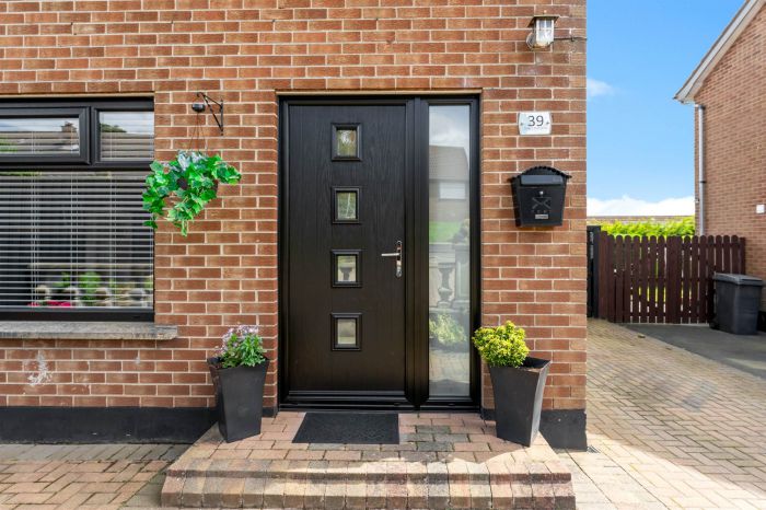 39 Sinclair Road North