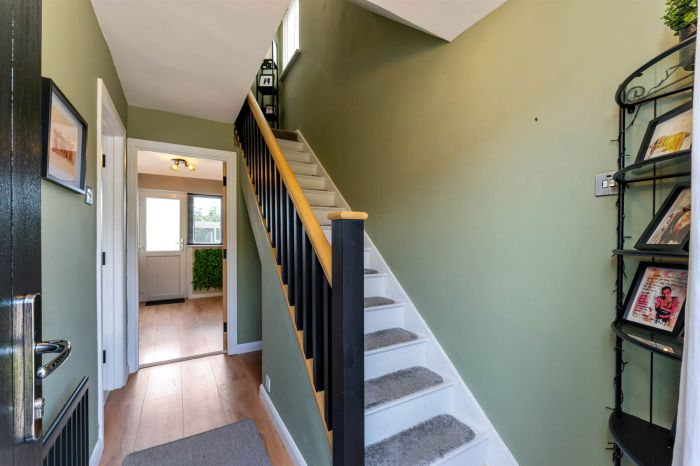 39 Sinclair Road North