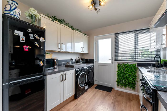 39 Sinclair Road North