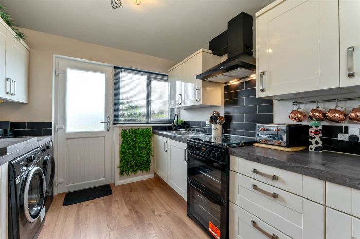 39 Sinclair Road North