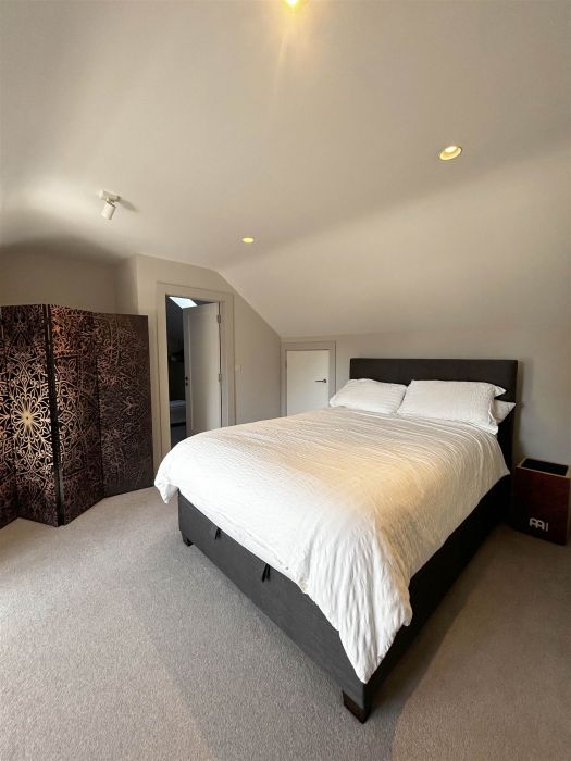 9 Cultra Station Road