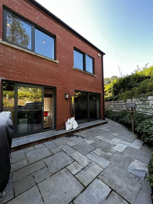 9 Cultra Station Road