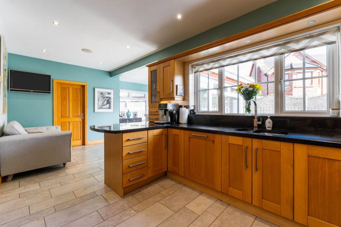 37 Ballycrochan Avenue