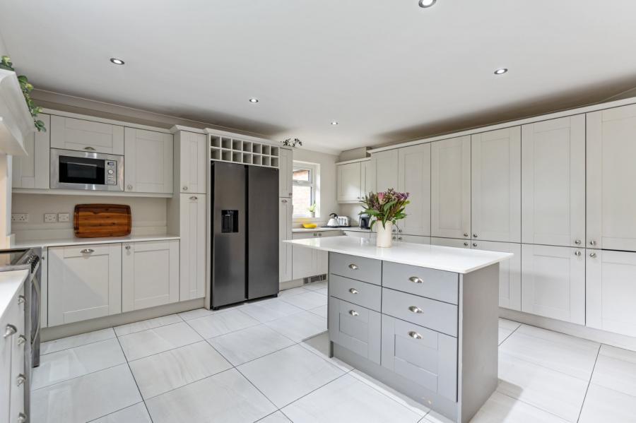 47a, Killaire Park