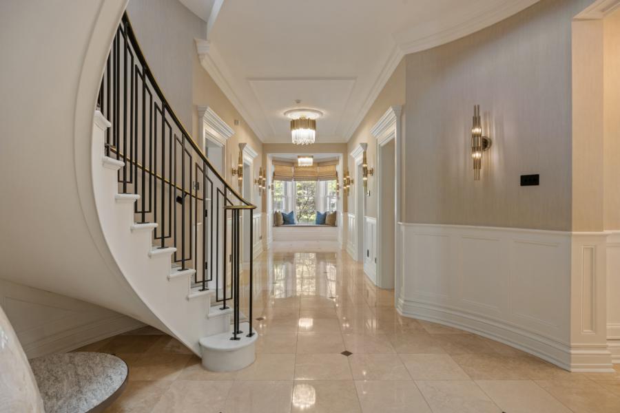 25 Cultra Avenue