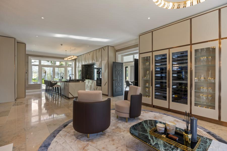 25 Cultra Avenue