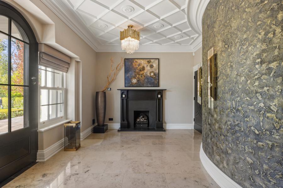 25 Cultra Avenue