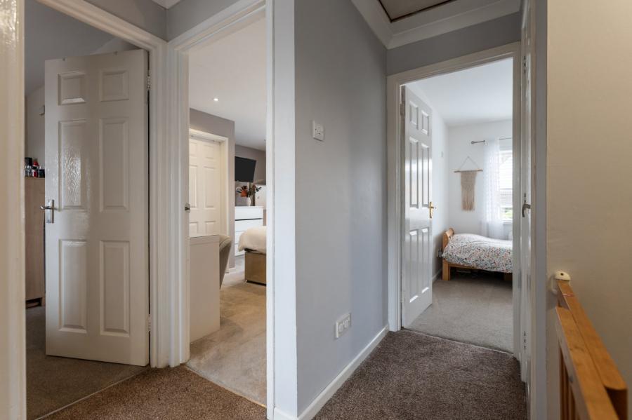 10 Stratford Gardens