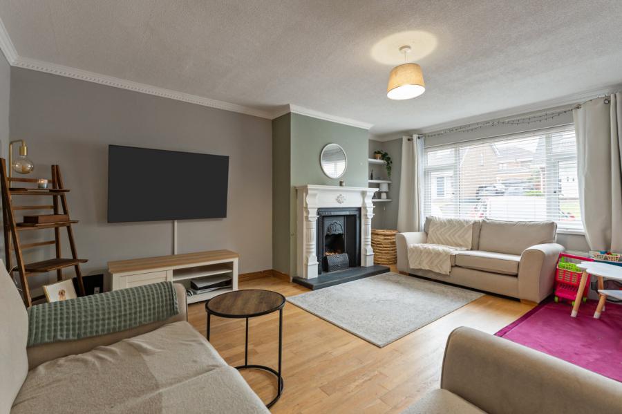 10 Stratford Gardens