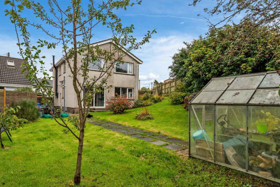 17 Meadow Park