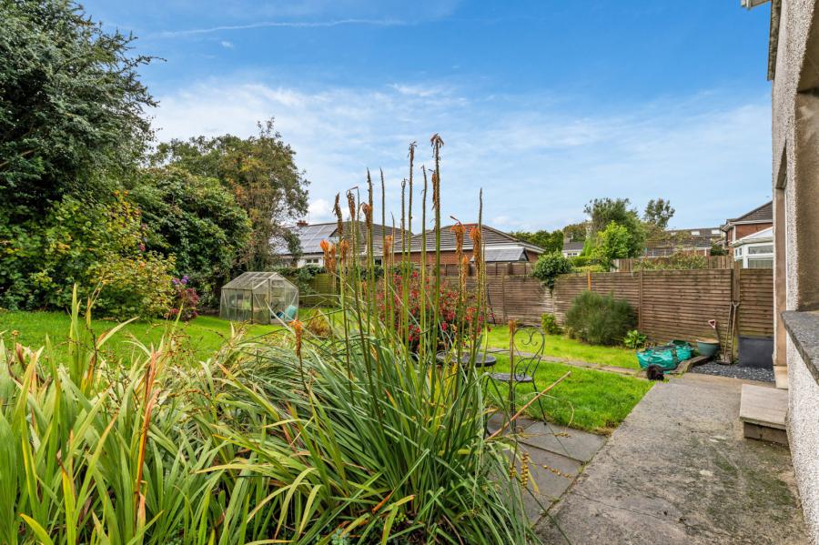 17 Meadow Park