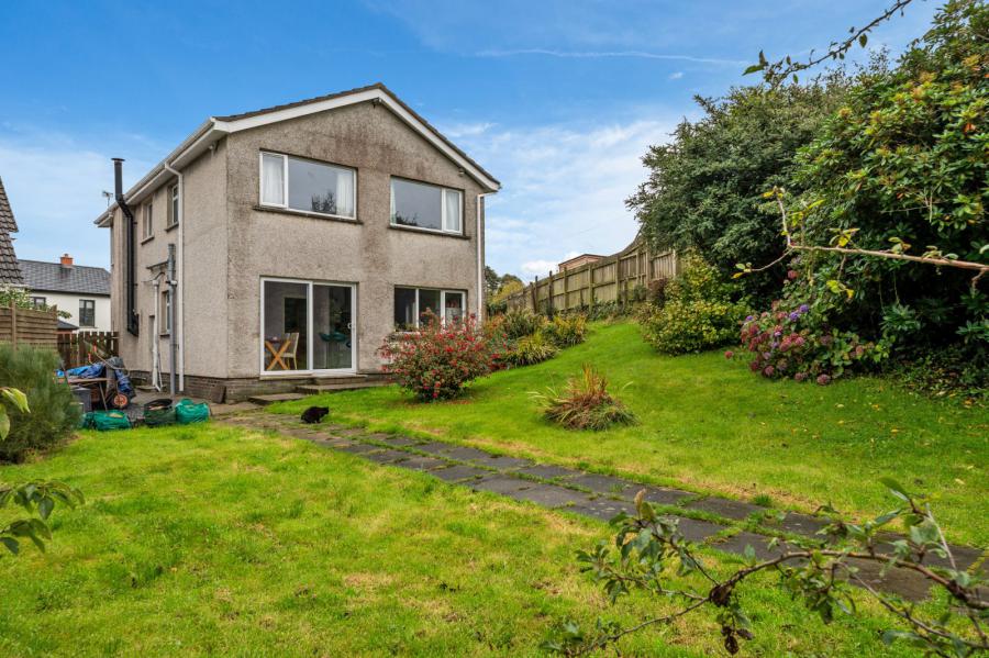 17 Meadow Park