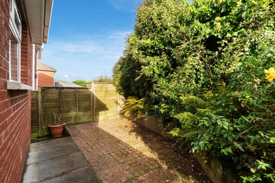 25 Glenaan Park