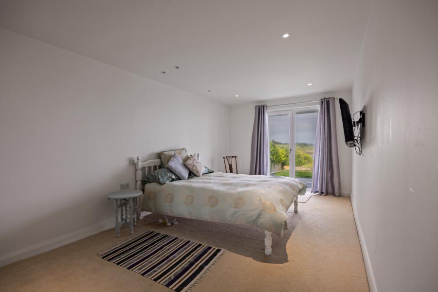1 Downshire Court