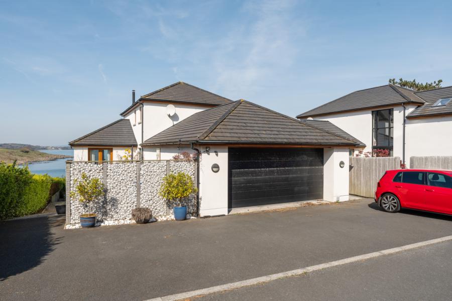 1 Downshire Court