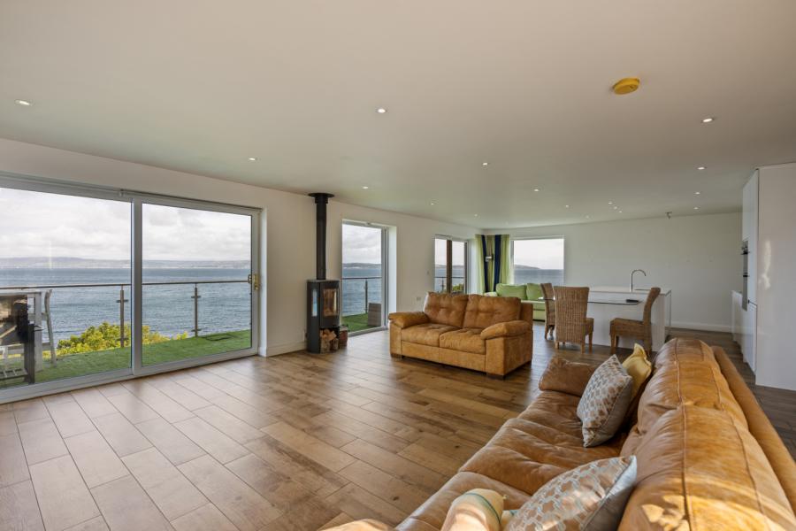 1 Downshire Court