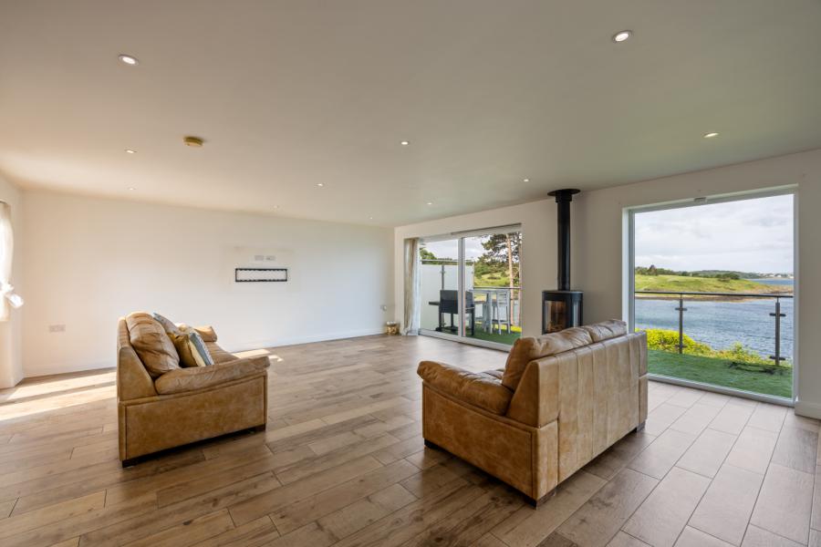 1 Downshire Court