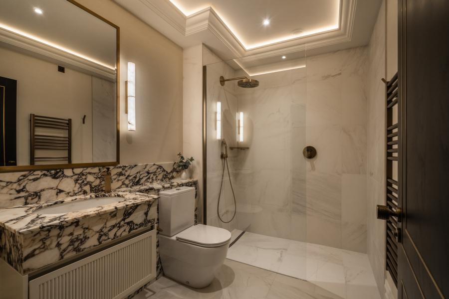 Apartment 2 Henley, 12 Seafront Road