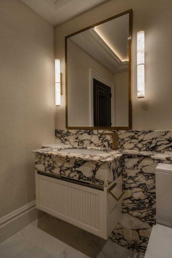 Apartment 2 Henley, 12 Seafront Road
