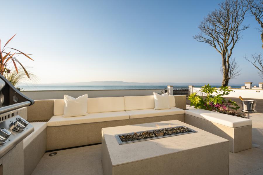 Apartment 2 Henley, 12 Seafront Road