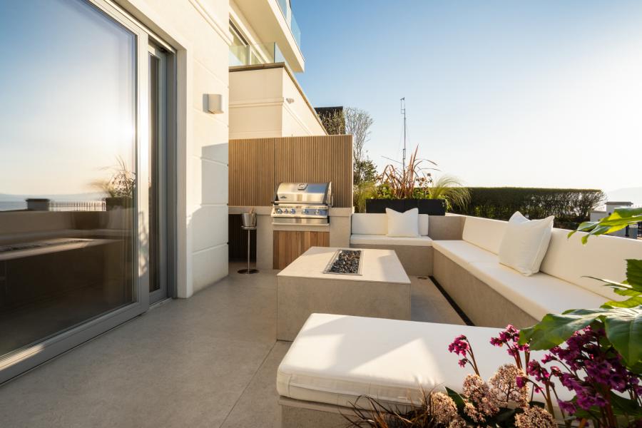Apartment 2 Henley, 12 Seafront Road