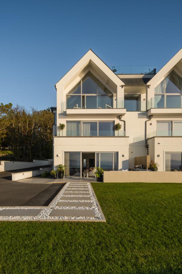 Apartment 2 Henley, 12 Seafront Road