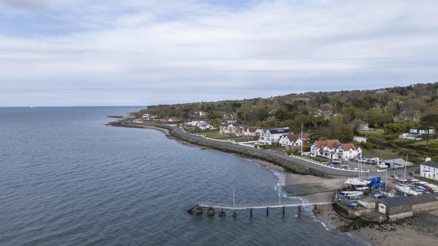 Apartment 2 Henley, 12 Seafront Road