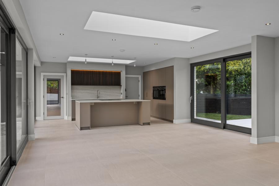 Monad, 7a Glen Road