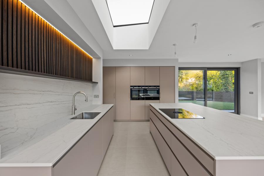Monad, 7a Glen Road