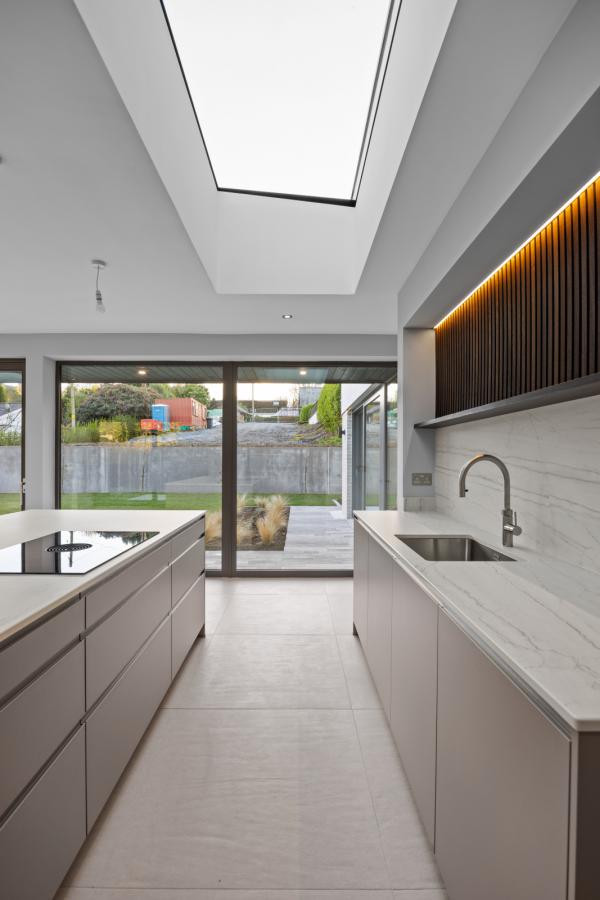 Monad, 7a Glen Road