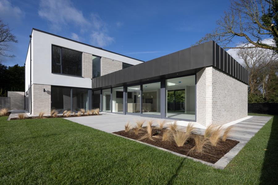 Monad, 7a Glen Road