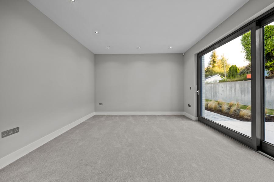 Monad, 7a Glen Road