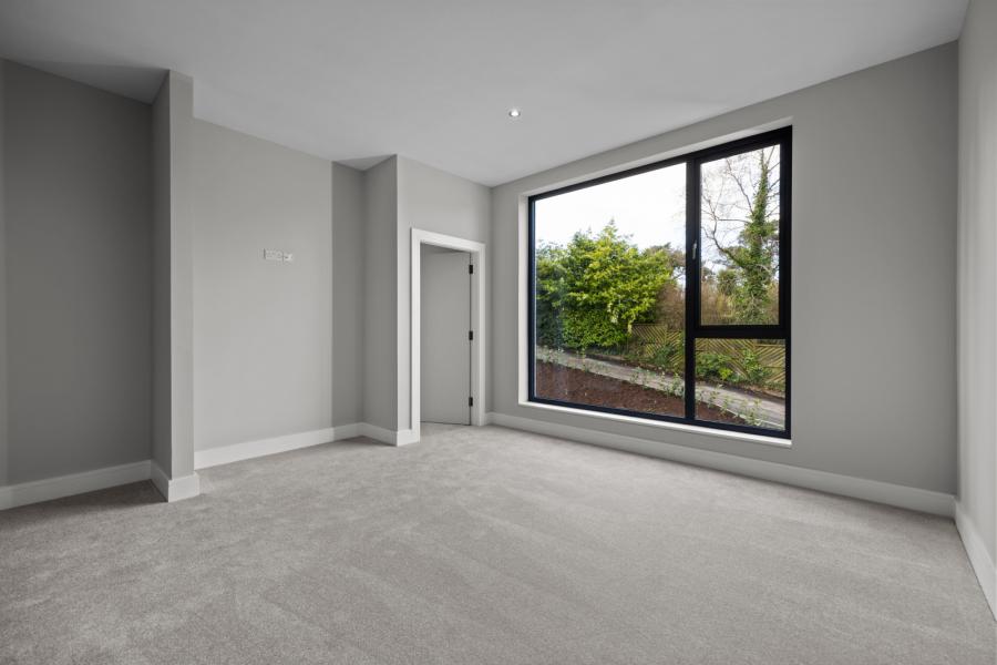 Monad, 7a Glen Road