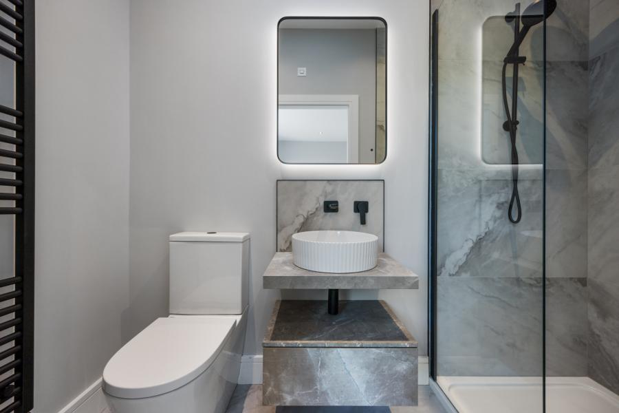 Monad, 7a Glen Road