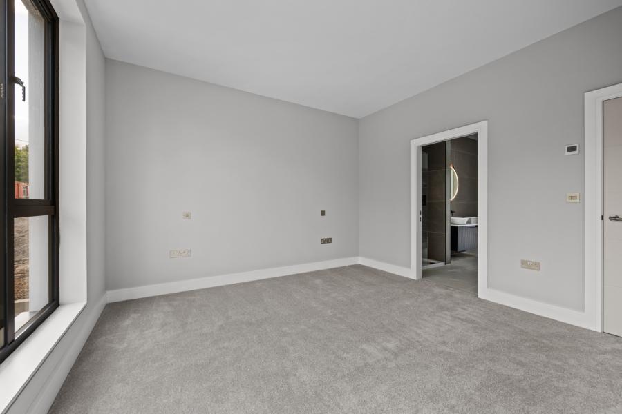 Monad, 7a Glen Road