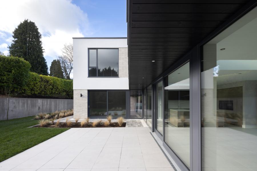 Monad, 7a Glen Road