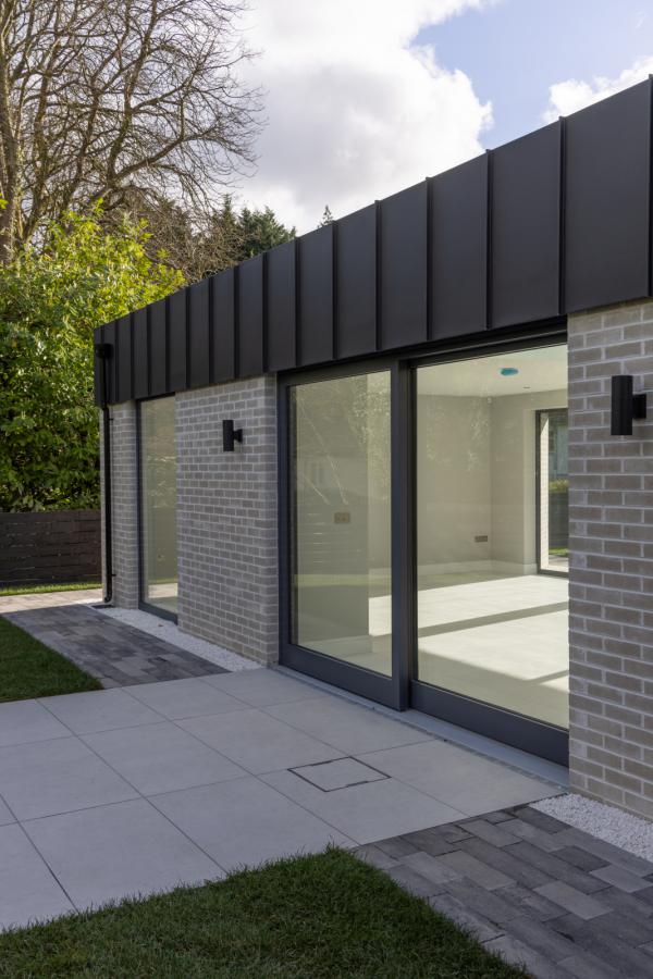 Monad, 7a Glen Road