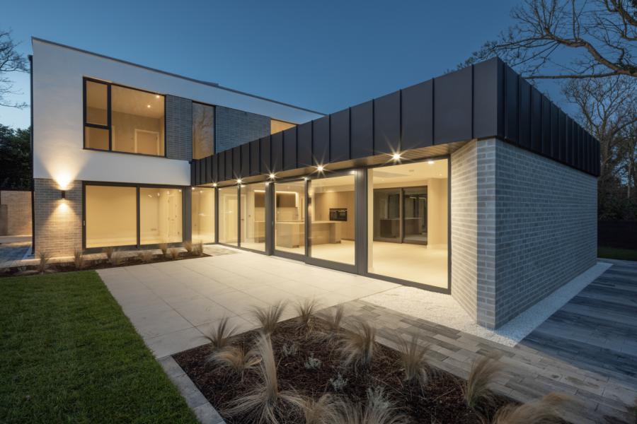 Monad, 7a Glen Road