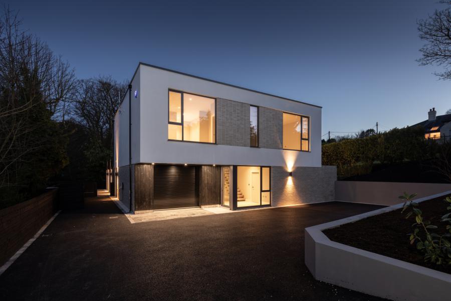 Monad, 7a Glen Road