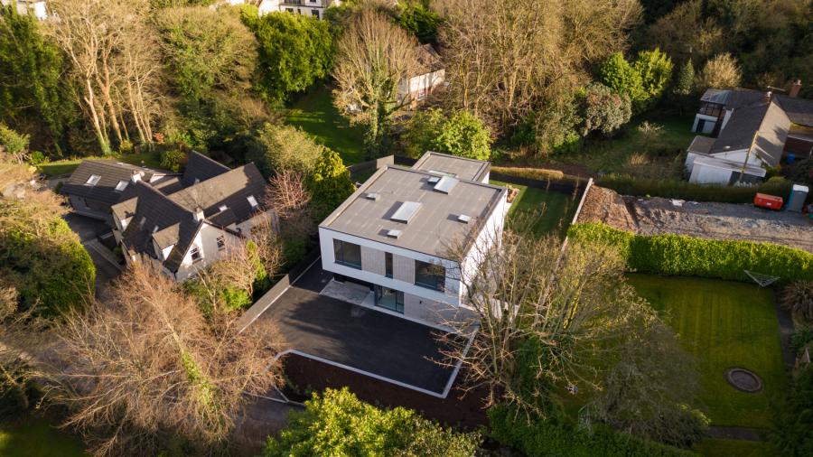 Monad, 7a Glen Road