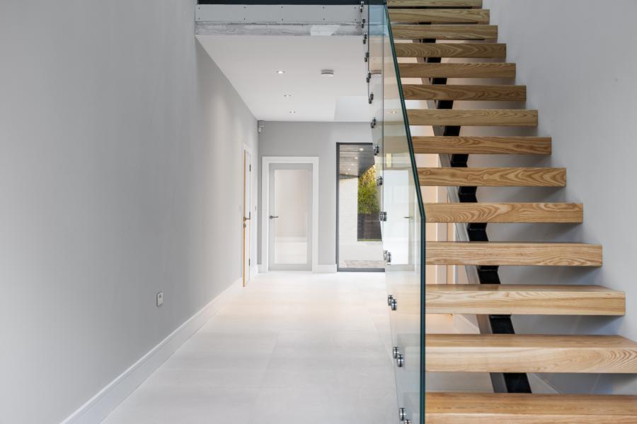 Monad, 7a Glen Road